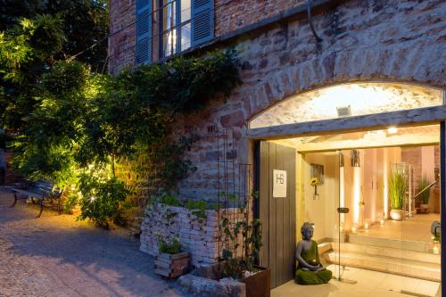 contact hotels le savigny and spa