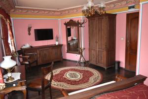 family hotel at renaissance square
