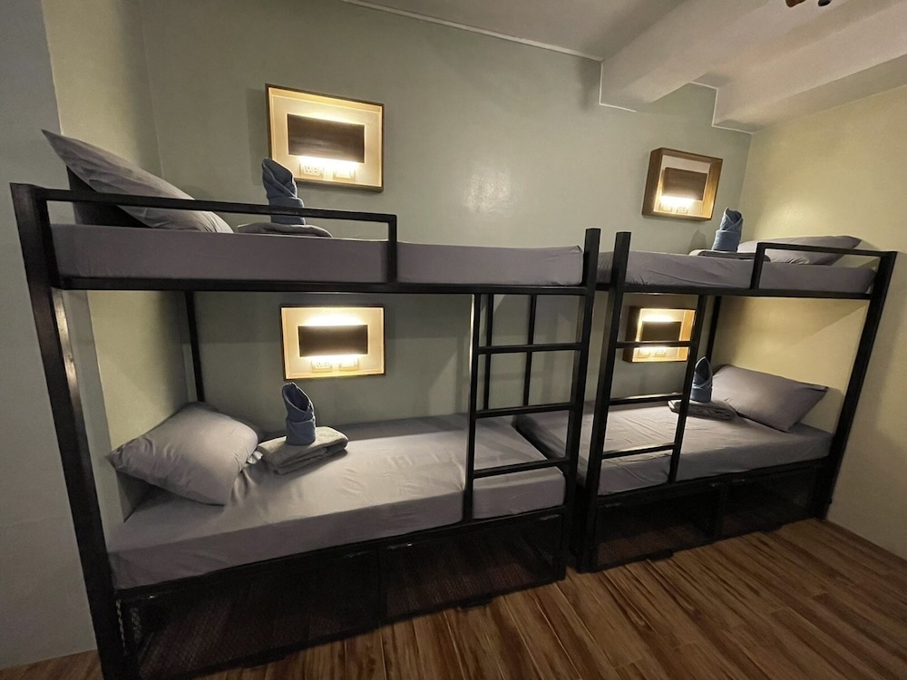 outpost hostel coron adults only