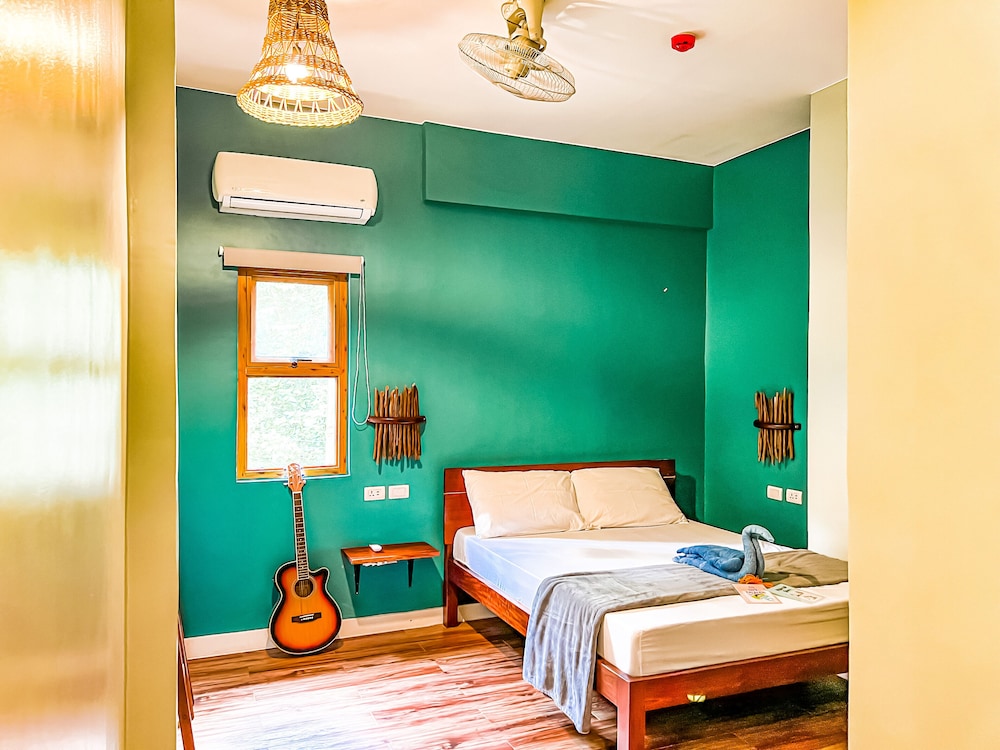 outpost hostel coron adults only