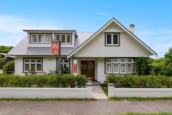 lake lodge bandb rotorua adults only