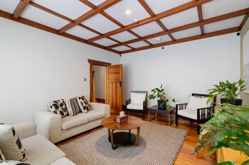 lake lodge bandb rotorua adults only