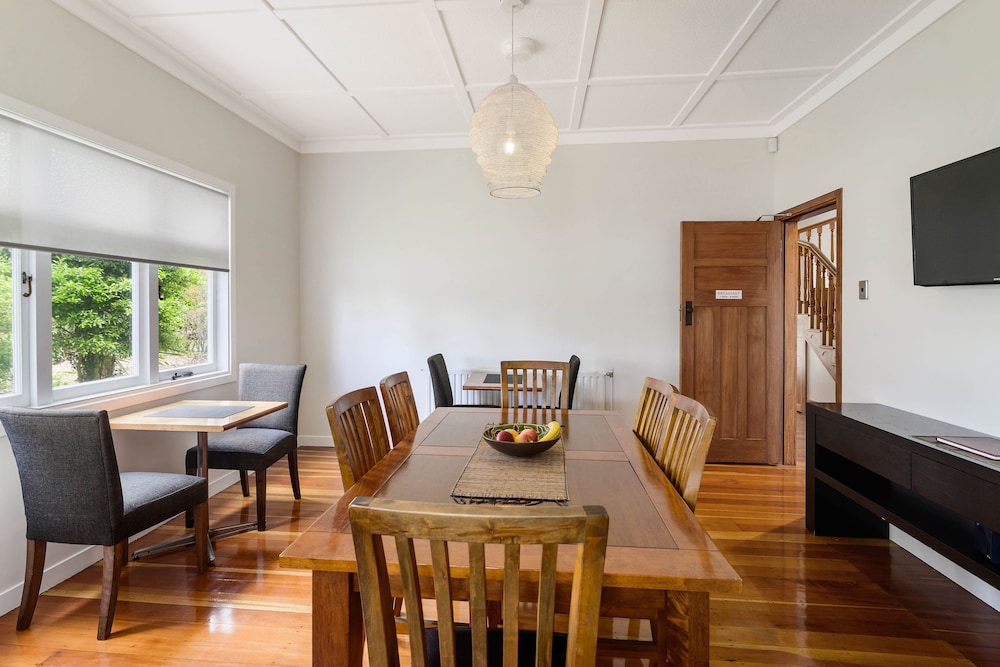 lake lodge bandb rotorua adults only