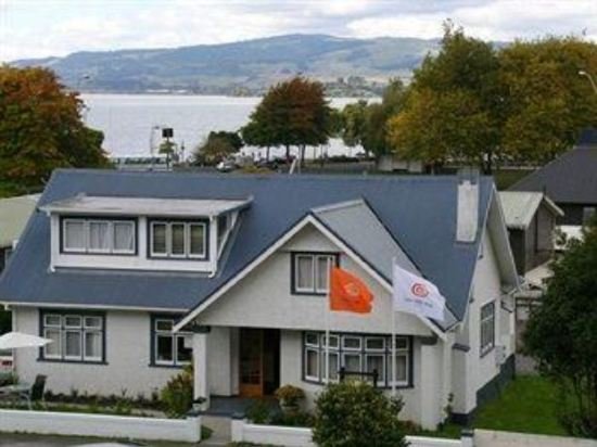lake lodge bandb rotorua adults only