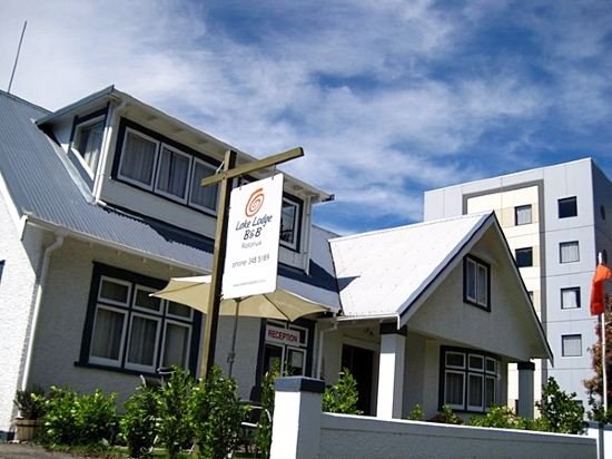 lake lodge bandb rotorua adults only