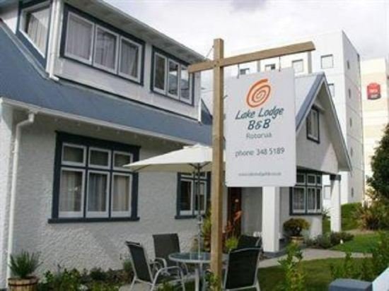 lake lodge bandb rotorua adults only