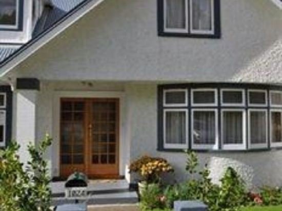 lake lodge bandb rotorua adults only