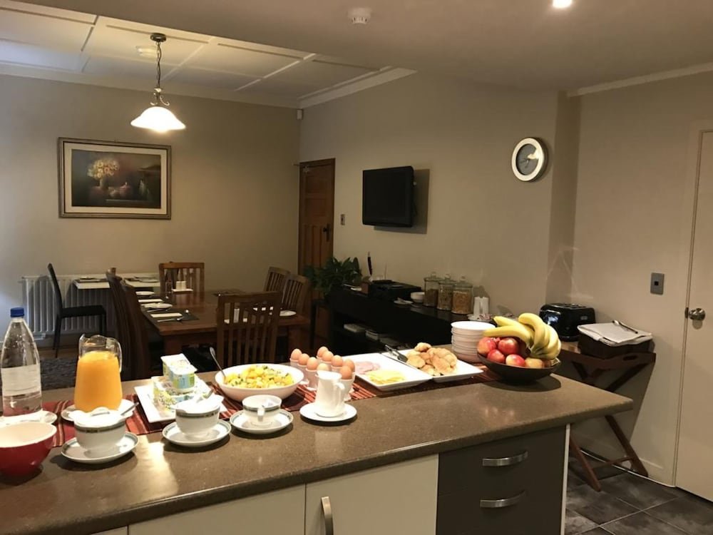 Lake Lodge B&B Rotorua - Adults Only,Rotorua>>Ngongotaha,4 star