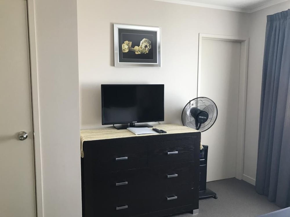 Lake Lodge B&B Rotorua - Adults Only,Rotorua>>Ngongotaha,4 star