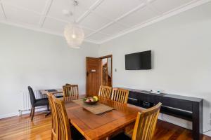 lake lodge bandb rotorua adults only