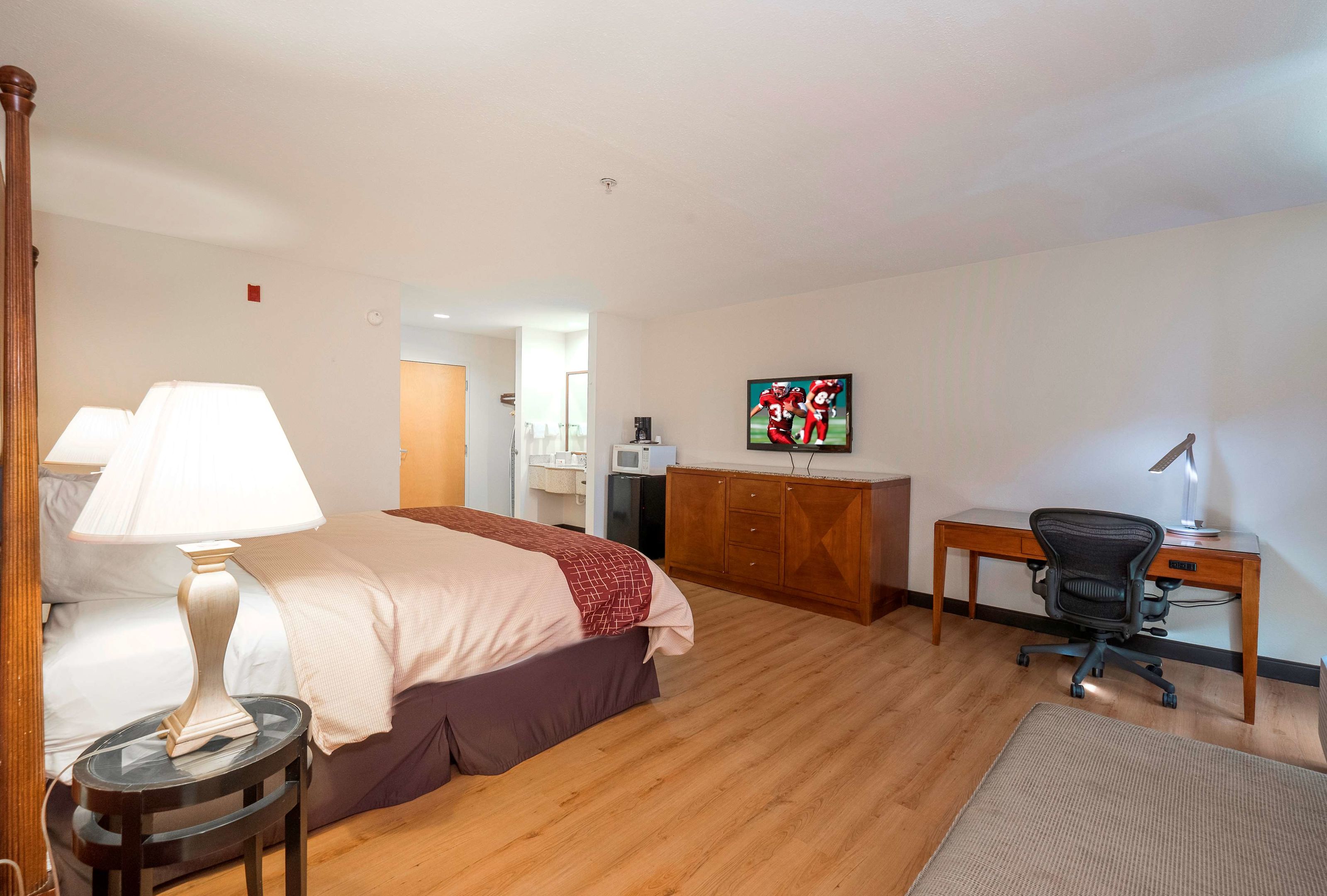 red roof inn and suites biloxi