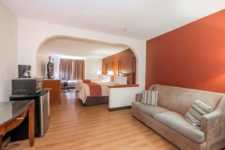 red roof inn and suites biloxi