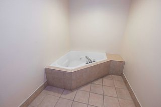 red roof inn and suites biloxi