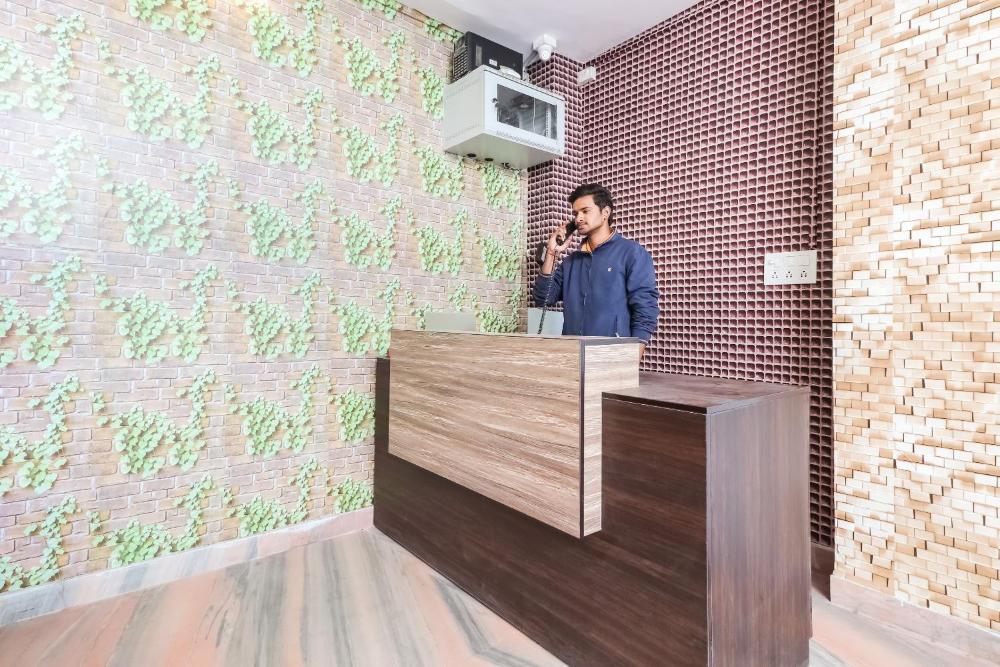 hotel o the velvet chinhat tiraha