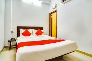 hotel o the velvet chinhat tiraha