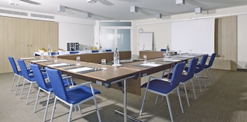 Holiday Inn Express Toulouse Airport By Ihg,Montpellier>>Blagnac,3 star