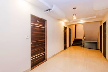 hotel new elite inn hostel