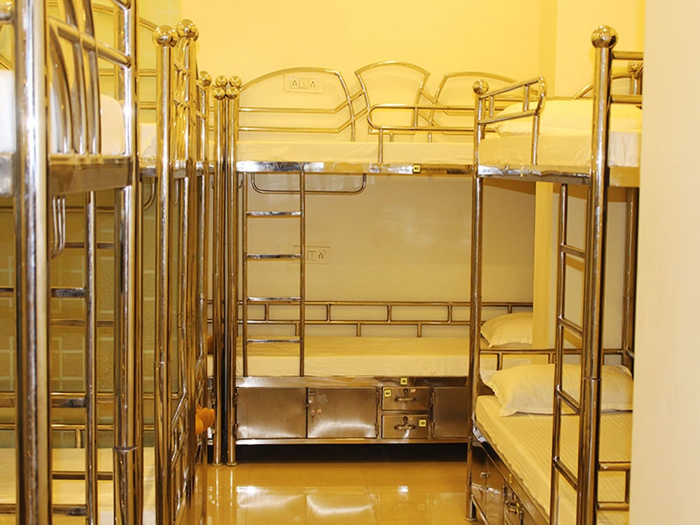 hotel new elite inn hostel