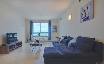 spacious sea view apartment