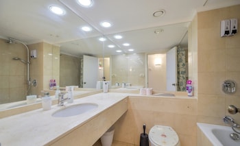 spacious sea view apartment