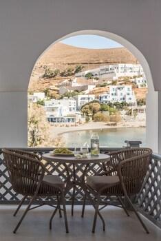 aphrodite luxury apartment