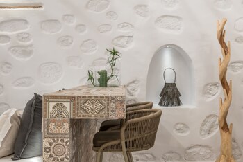 aphrodite luxury apartment