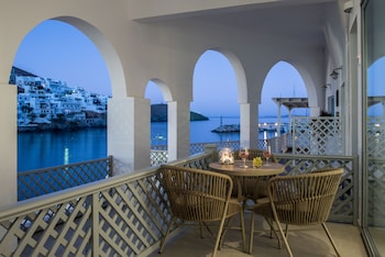 aphrodite luxury apartment