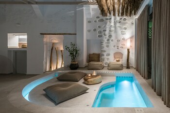 aphrodite luxury apartment