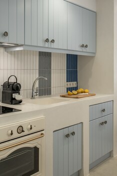 aphrodite luxury apartment