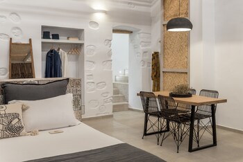 aphrodite luxury apartment