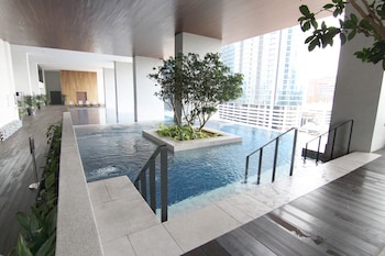 Establishement By Sleepy Bear,,0 star