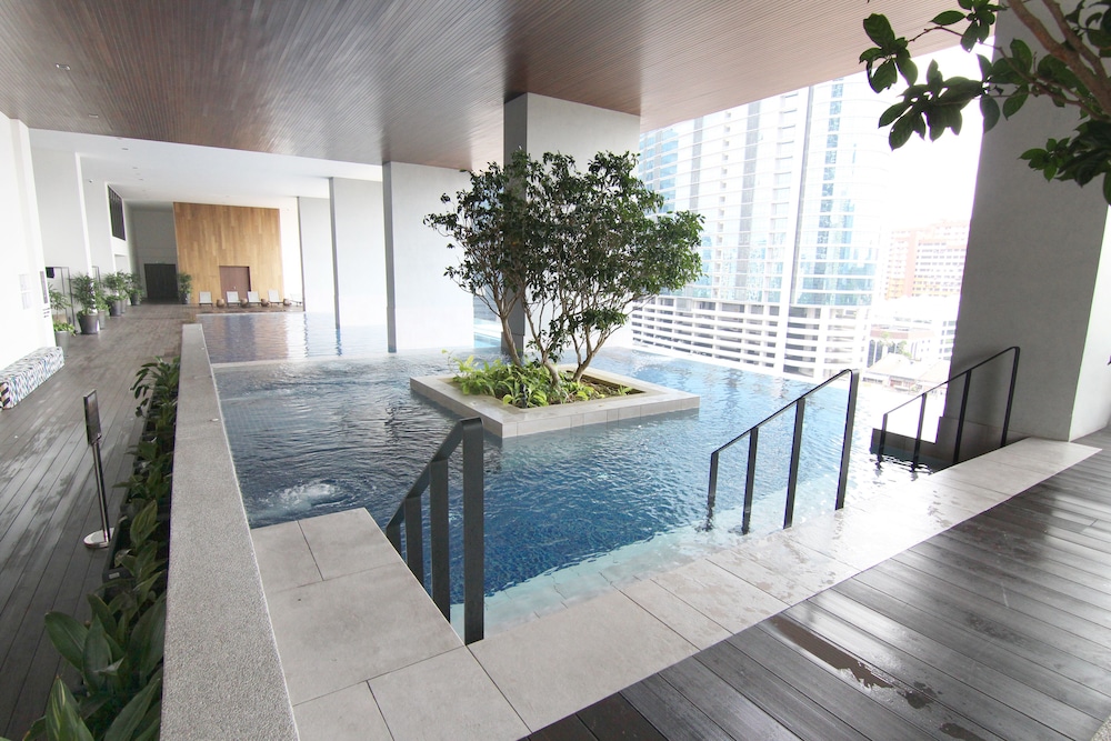 establishement by sleepy bear