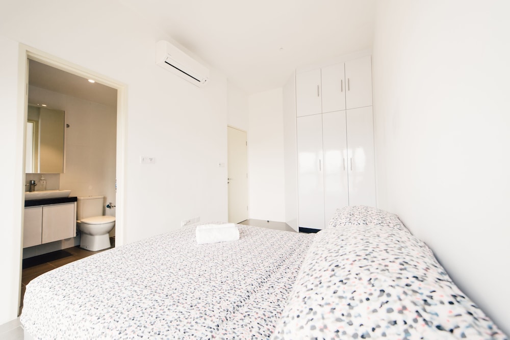 establishement by sleepy bear