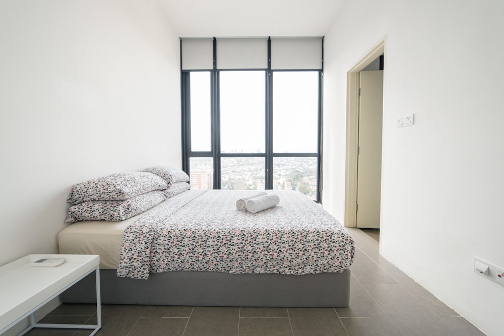 establishement by sleepy bear