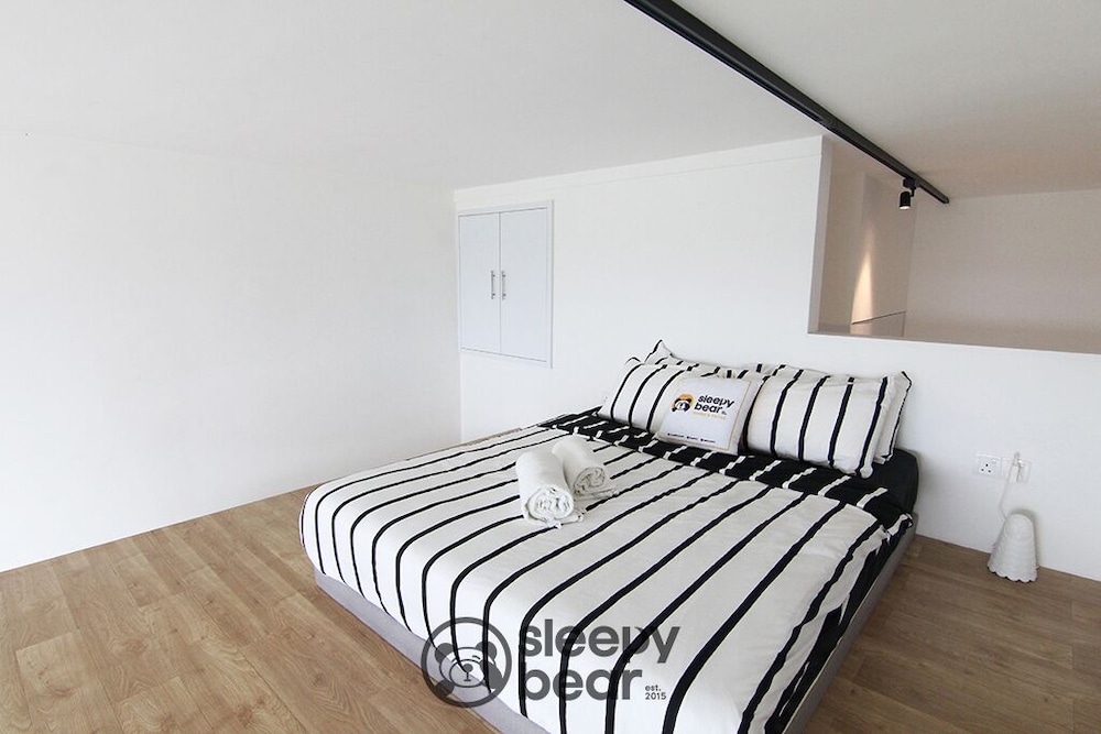 establishement by sleepy bear