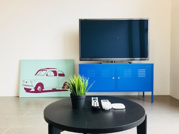 establishement by sleepy bear