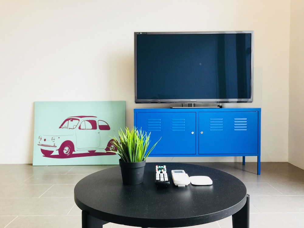 establishement by sleepy bear