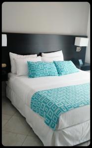 Hotel Manantial,San Francisco De Asis Church>>Melgar,4 star