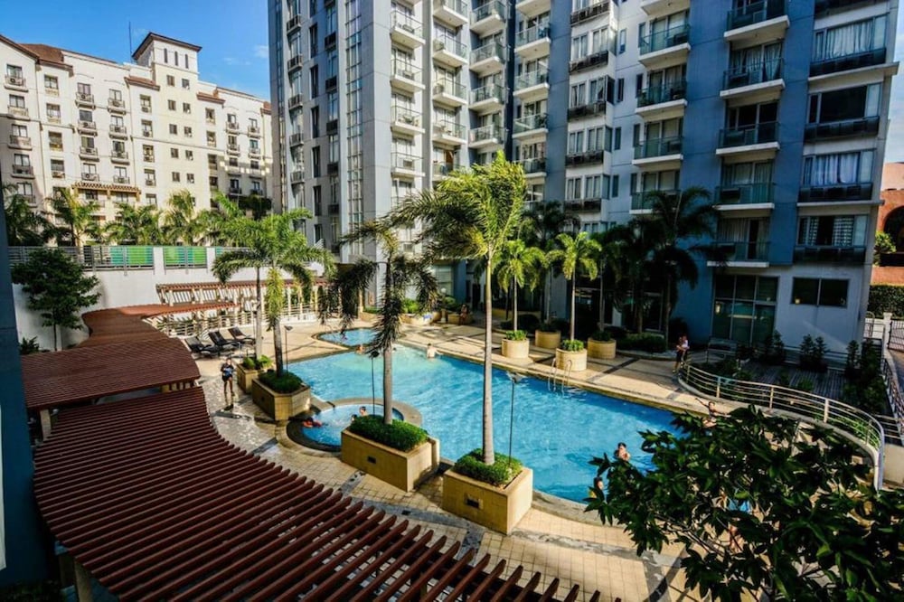 hnm management one palm tree villas