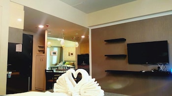 hnm management one palm tree villas