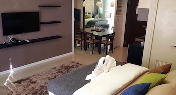 hnm management one palm tree villas