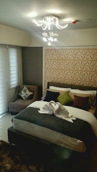 hnm management one palm tree villas