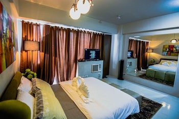 hnm management one palm tree villas