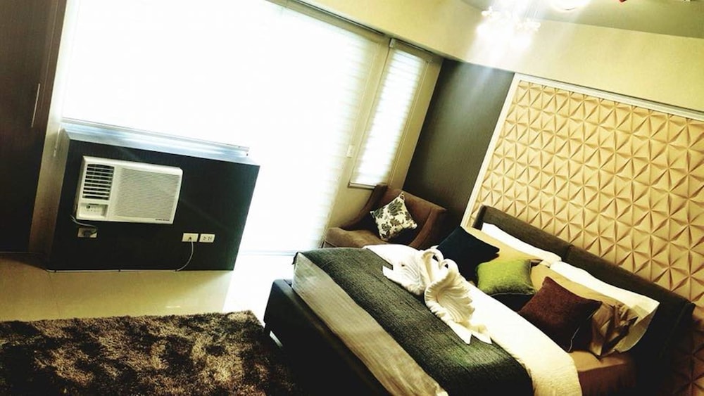 hnm management one palm tree villas