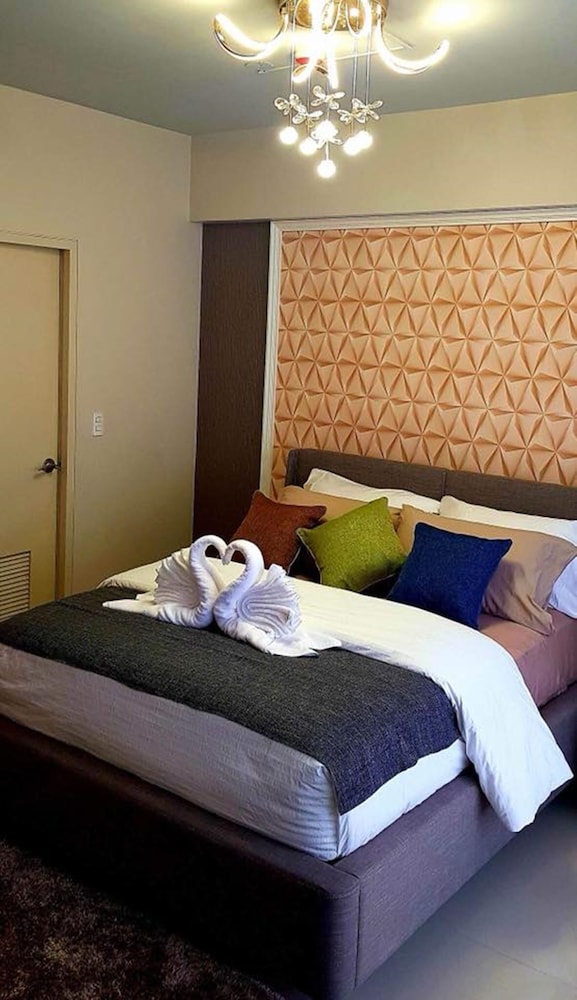 hnm management one palm tree villas