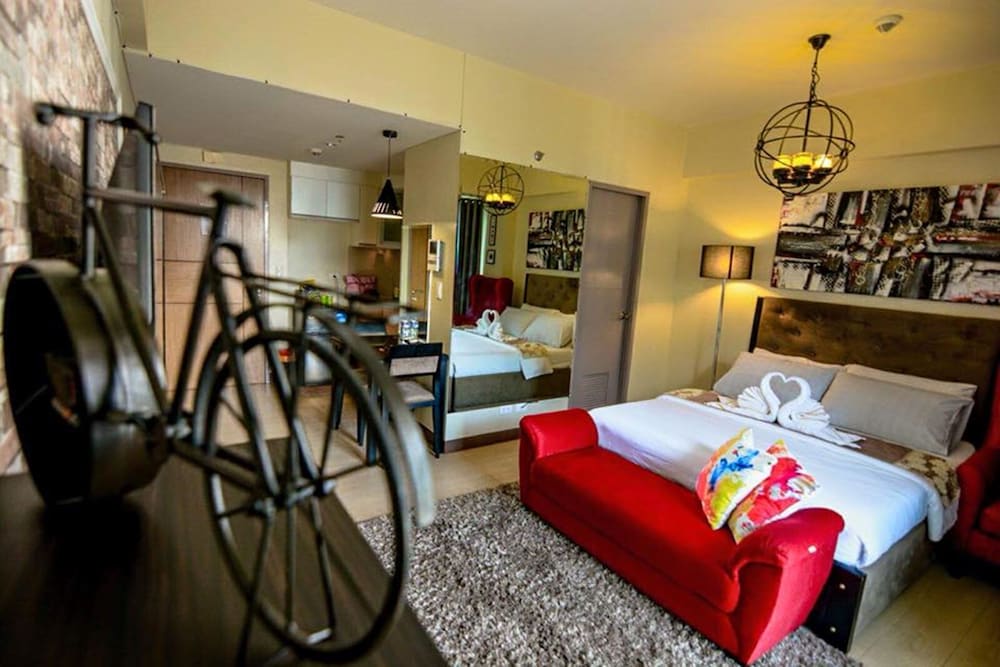 hnm management one palm tree villas