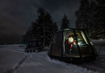 arctic guesthouse and igloos