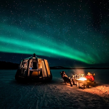 arctic guesthouse and igloos