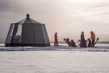arctic guesthouse and igloos
