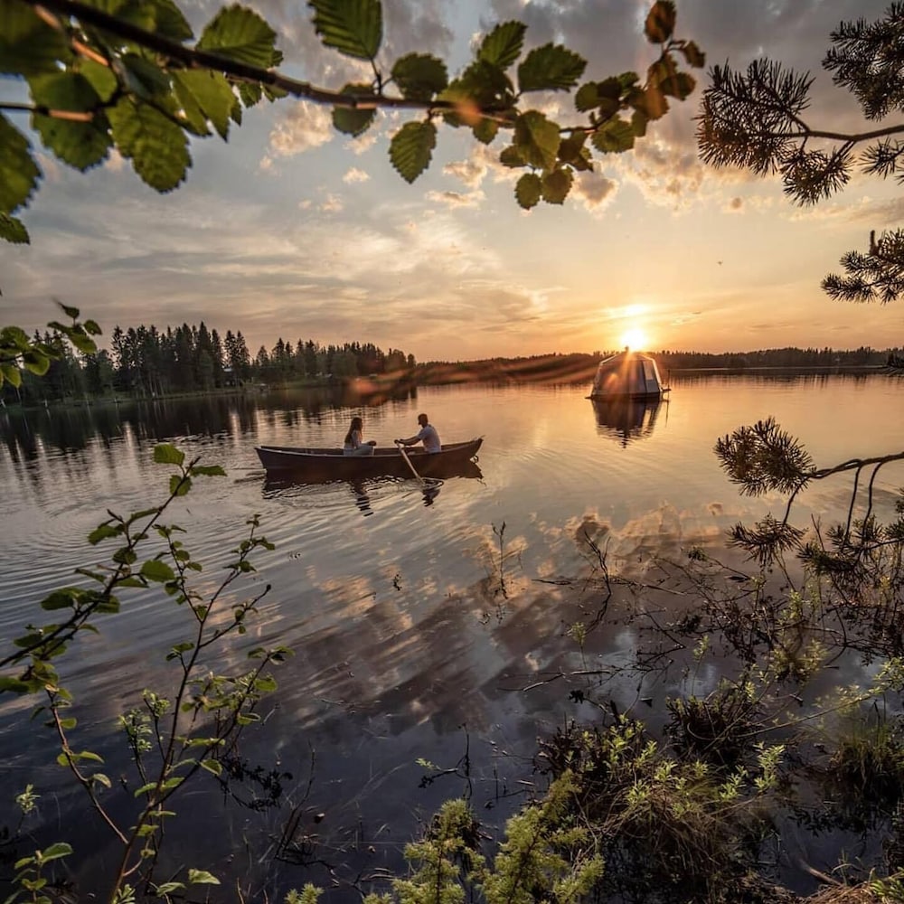 arctic guesthouse and igloos